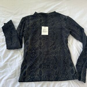 Acacia M lanakai too sage python nwt